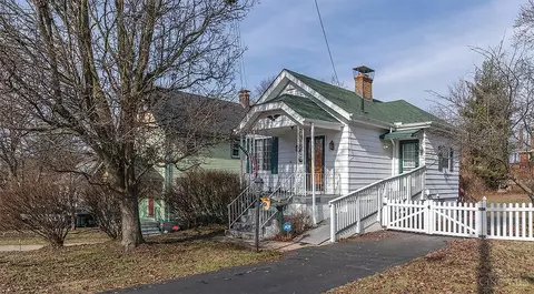 4228 Saint Martins Pl, Cincinnati, OH 45211