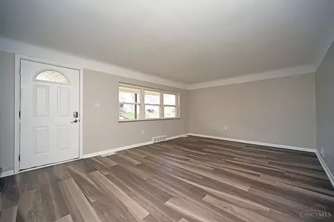 1231 Thurnridge Dr, Reading, OH 45215 photo 5