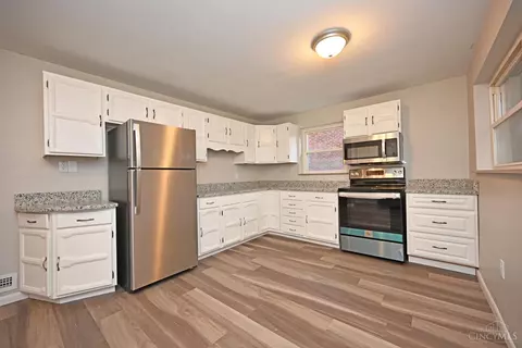 1231 Thurnridge Dr, Reading, OH 45215 photo 10