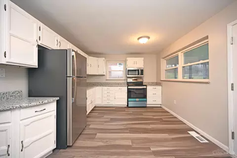1231 Thurnridge Dr, Reading, OH 45215 photo 9