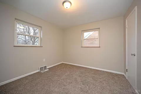 1231 Thurnridge Dr, Reading, OH 45215 photo 17