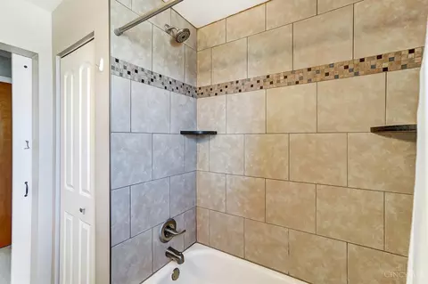 3755 Carson, Cincinnati, OH 45211 photo 18