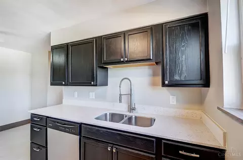 3755 Carson, Cincinnati, OH 45211 photo 10