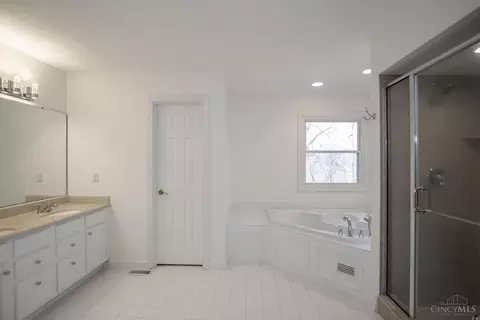 Bath - 6705 Treeridge, Cincinnati, OH 45244 photo 1 of 5