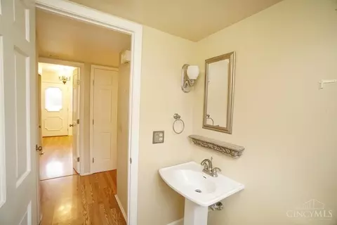 7620 Jolain, Montgomery, OH 45242 photo 16