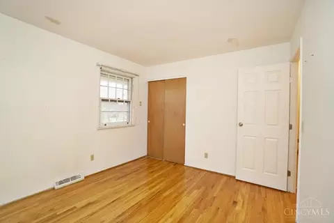 7620 Jolain, Montgomery, OH 45242 photo 27
