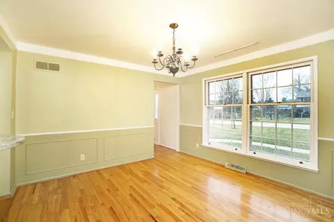 7620 Jolain, Montgomery, OH 45242 photo 9