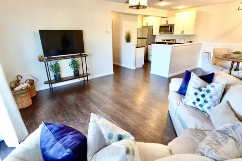 Living - 11555 Regency Sq #3, Cincinnati, OH 45231 photo 1 of 1
