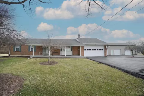 8475 Roachester Cozaddale, Pleasant Plain, OH 45162