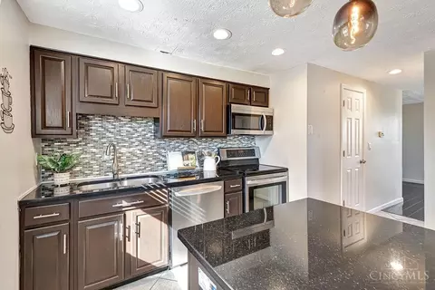 Kitchen - 6120 Fireside, Mason, OH 45040 photo 2 of 5