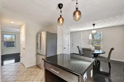 Kitchen - 6120 Fireside, Mason, OH 45040 photo 4 of 5
