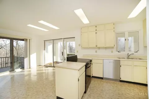 5530 Meryton, Cincinnati, OH 45224 photo 10