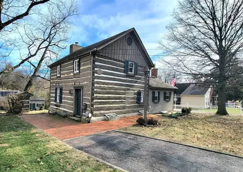 1712 Longbourn, Cincinnati, OH 45230