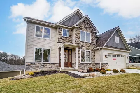 2117 Clough Chase, Cincinnati, OH 45244