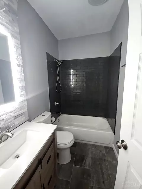 Bath - 125 Gebert, Reading, OH 45215 photo 3 of 4