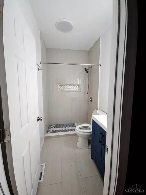 Bath - 125 Gebert, Reading, OH 45215 photo 2 of 4