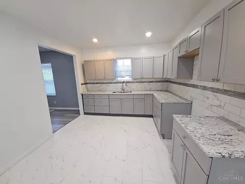 Kitchen - 125 Gebert, Reading, OH 45215 photo 1 of 2