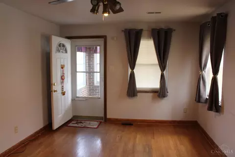 1811 1st, Cincinnati, OH 45205 photo 2