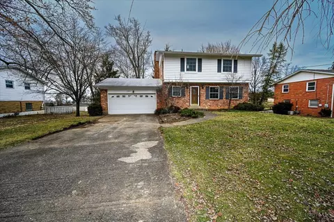 3992 Kemper, Sharonville, OH 45241