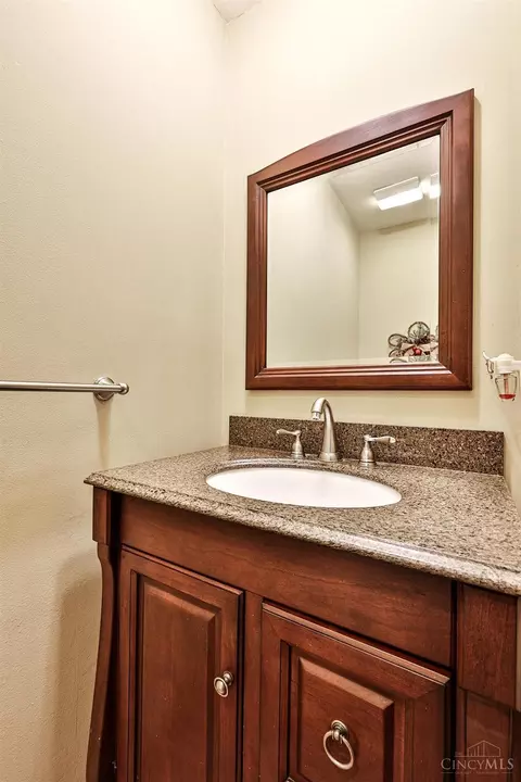 523 Pepper Rdg, Cincinnati, OH 45244 photo 32