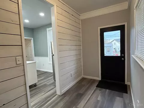 Entry Way - 802 E, Hamilton, OH 45013 photo 2 of 3