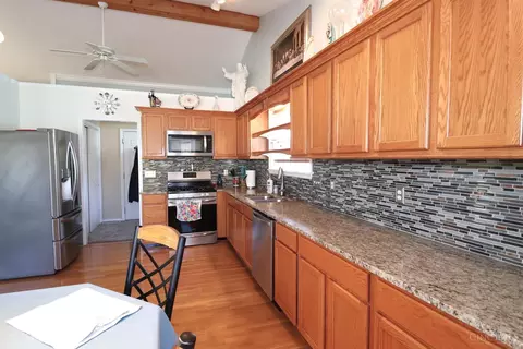 Kitchen - 516 Wesley, Cincinnati, OH 45244 photo 5 of 12