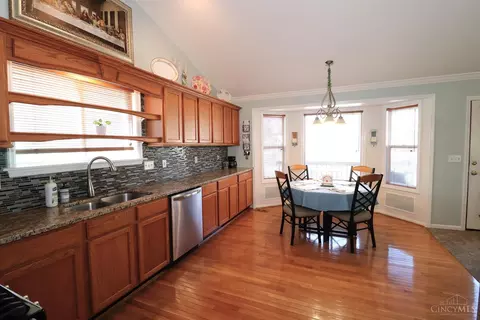 Kitchen - 516 Wesley, Cincinnati, OH 45244 photo 1 of 12