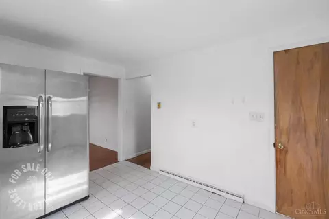 Kitchen - 518 4th, Franklin, OH 45005 photo 3 of 3