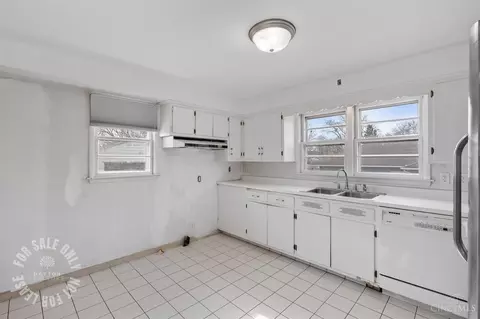 Kitchen - 518 4th, Franklin, OH 45005 photo 1 of 3
