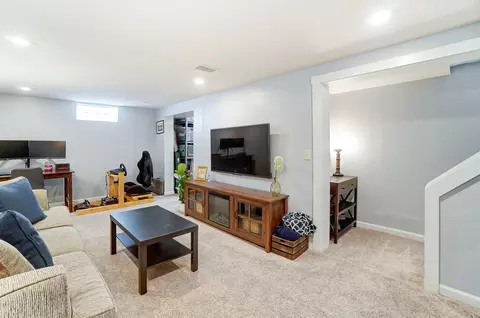 Living - 1257 Southlyn, Kettering, OH 45409 photo 6 of 8