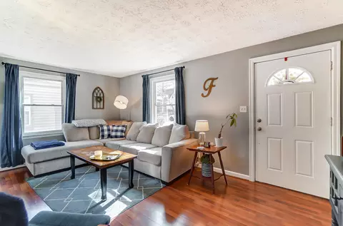 Living - 1257 Southlyn, Kettering, OH 45409 photo 1 of 8