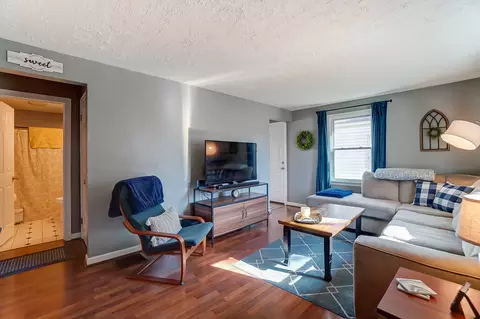 Living - 1257 Southlyn, Kettering, OH 45409 photo 2 of 8