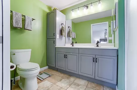 Bath - 1257 Southlyn, Kettering, OH 45409 photo 2 of 4