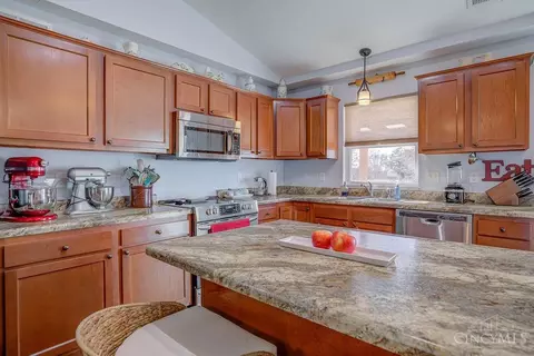 Kitchen - 31 Robert, Hamilton, OH 45013 photo 4 of 6