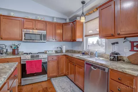 Kitchen - 31 Robert, Hamilton, OH 45013 photo 2 of 6