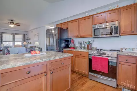 Kitchen - 31 Robert, Hamilton, OH 45013 photo 3 of 6
