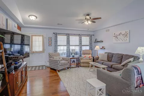 Living - 31 Robert, Hamilton, OH 45013 photo 1 of 5