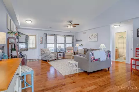 Living - 31 Robert, Hamilton, OH 45013 photo 5 of 5