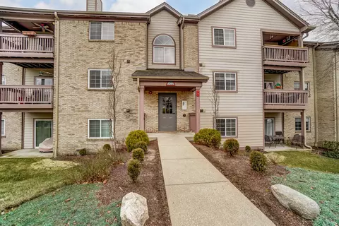 8390 Spring Vly #104, West Chester, OH 45069