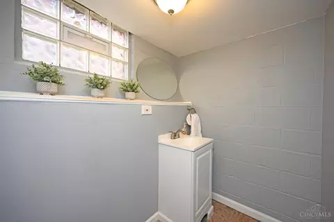 6832 Roe, Cincinnati, OH 45227 photo 37