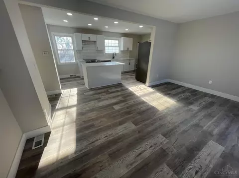 549 N Bend Rd, Cincinnati, OH 45216 photo 3