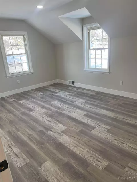 549 N Bend Rd, Cincinnati, OH 45216 photo 9