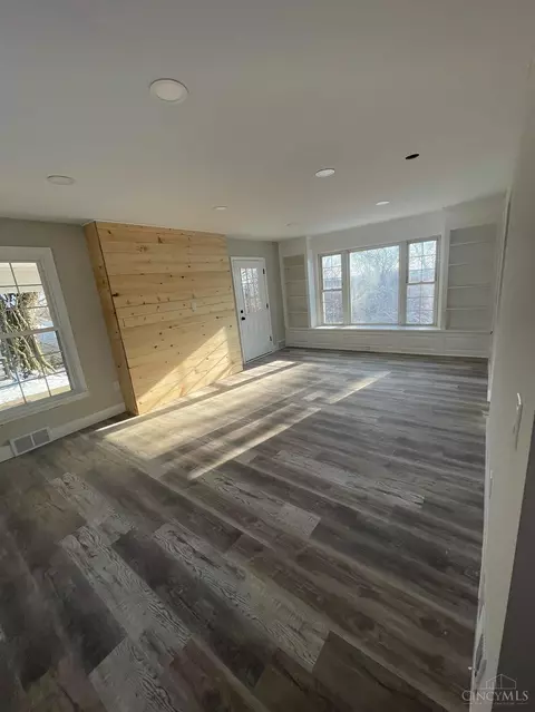 549 N Bend Rd, Cincinnati, OH 45216 photo 5