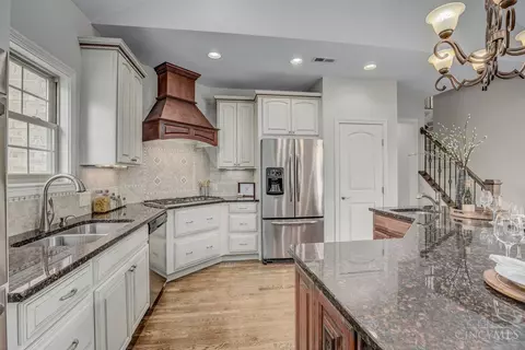 10019 Windzag Ln, Montgomery, OH 45242 photo 12