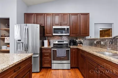 Kitchen - 7941 Us Highway 68, Blanchester, OH 45107 photo 4 of 6