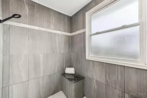 Bath - 2879 Ratterman, Cincinnati, OH 45211 photo 3 of 7