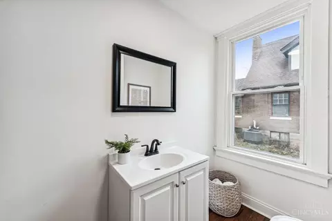 Bath - 2879 Ratterman, Cincinnati, OH 45211 photo 6 of 7