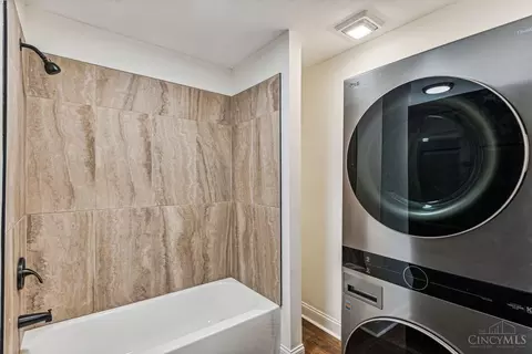 Bath - 2879 Ratterman, Cincinnati, OH 45211 photo 7 of 7