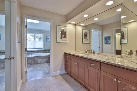 Bath - 11630 Plumhill, Cincinnati, OH 45249 photo 1 of 7
