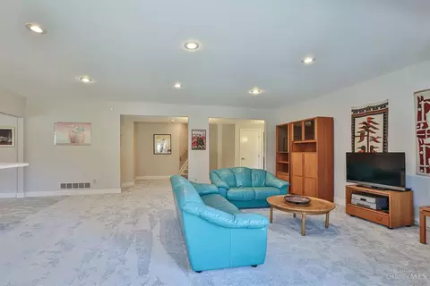 Living - 11630 Plumhill, Cincinnati, OH 45249 photo 5 of 8